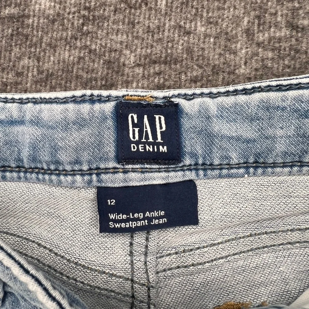 Gap Kids Light Wash Wide-Leg Ankle Sweatpant Jeans Size 12 Cropped Denim
